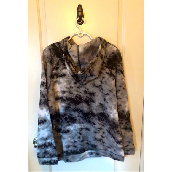 Ardene Sweater - NWOT - Picture 2 of 3